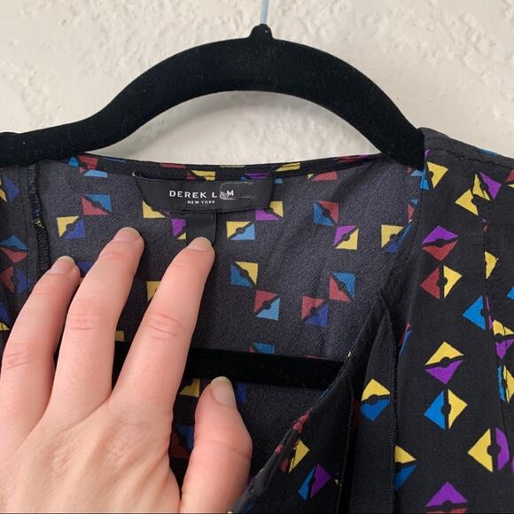 Derek Lam Geometric Black Cuneiform Top Blouse 6 - Picture 9 of 10